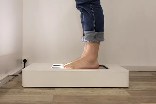 Mit unserem Fussscanner stellen wir orthopädische Schuhe in Basel nach Mass her.